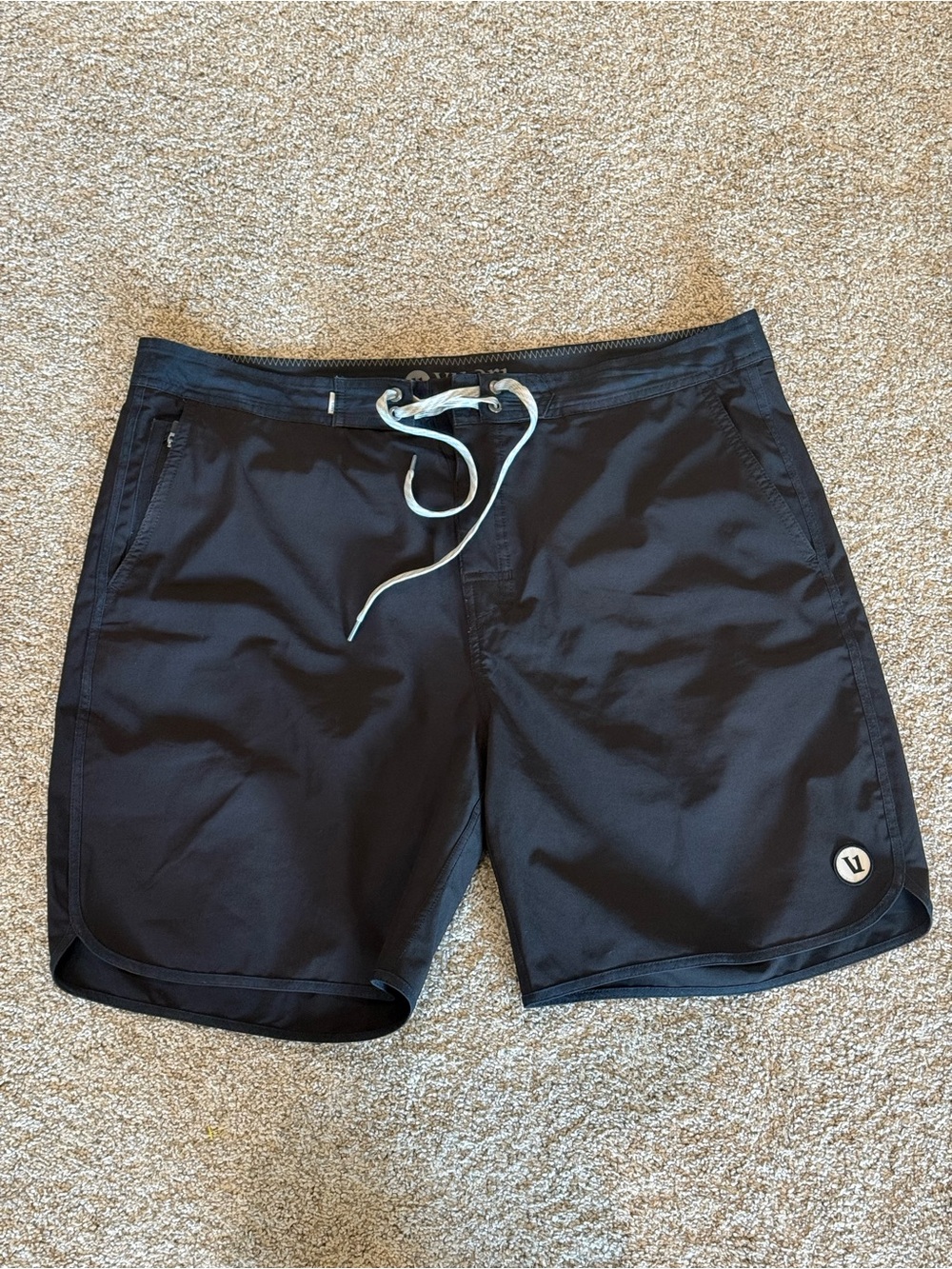 Vuori Cruise Board Shorts - Men's 18.5" Outseam size 36 - Picture 5 of 13